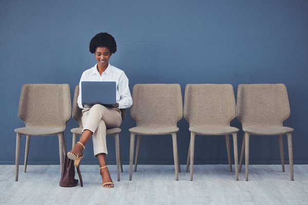 Comment utiliser efficacement les alertes d'emploi pour les opportunités en biotechnologie agricole ?